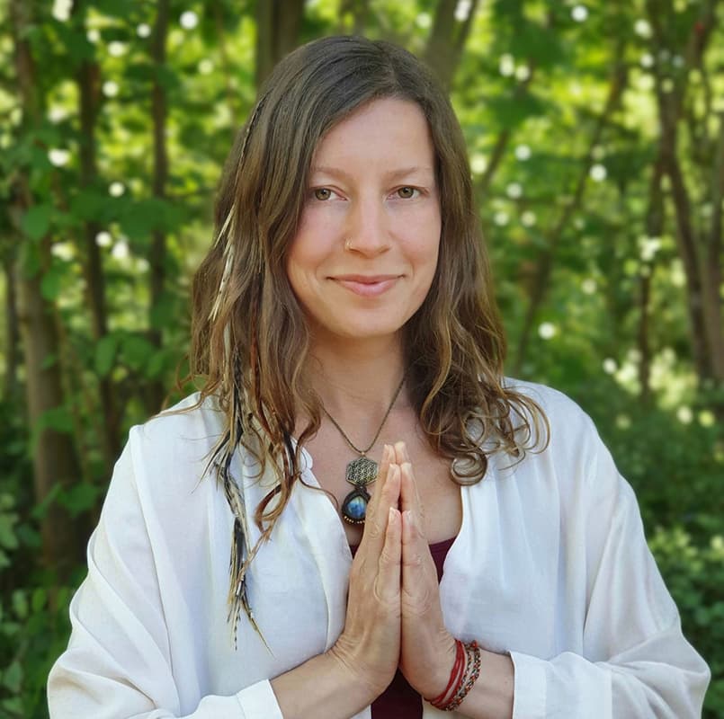 Annemarie, Yogalehrerin für Postnatal Yoga mit Klangschalen