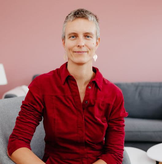 Katharina Malong, Hebamme